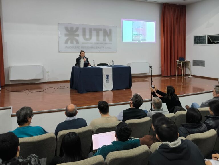 clase pública en la UTN sobre Minería y Energía